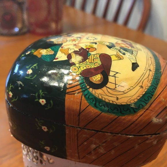 Lacquer Trinket Box - Picture 7 of 10